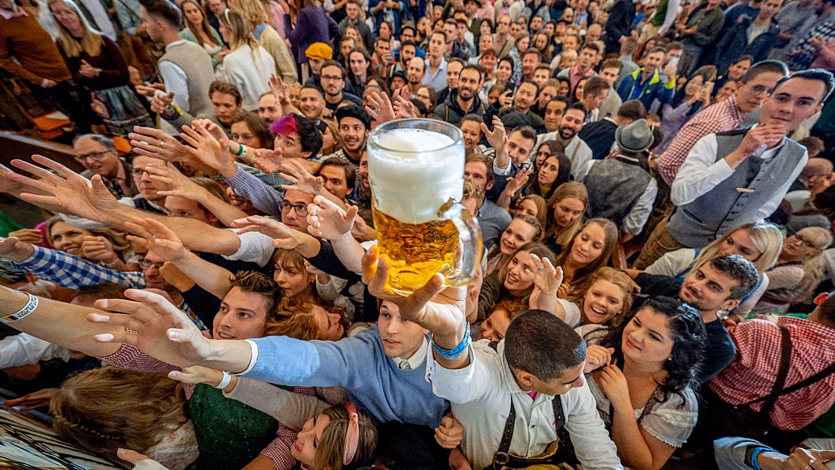 Oktoberfest 2026: Alle Regeln, die Besucher kennen müssen
