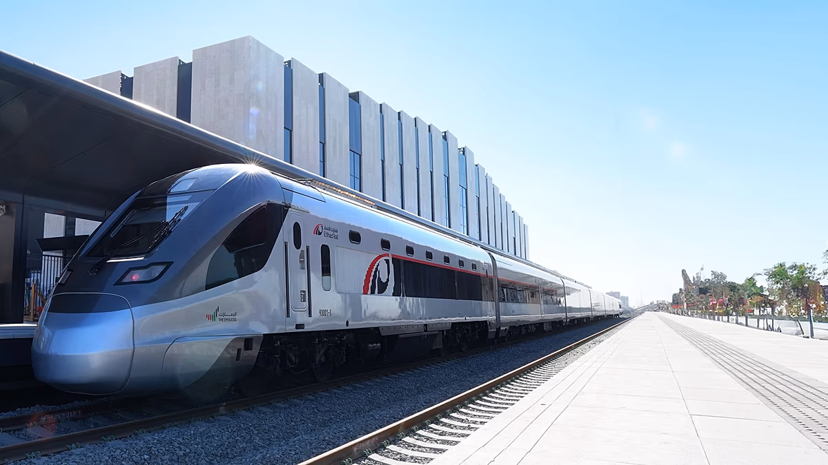 Sie können jetzt mit dem Zug zwischen Abu Dhabi und Dubai reisen