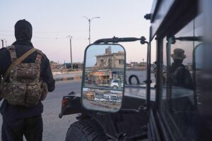 Syriens al-Sharaa ernennt SDF-Kommandeur zum Berater, nachdem sich die kurdische Truppe aufgelöst hat