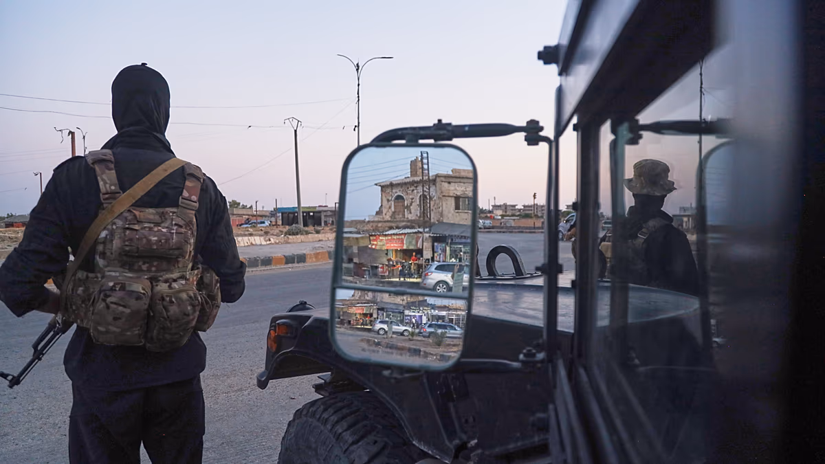Syriens al-Sharaa ernennt SDF-Kommandeur zum Berater, nachdem sich die kurdische Truppe aufgelöst hat