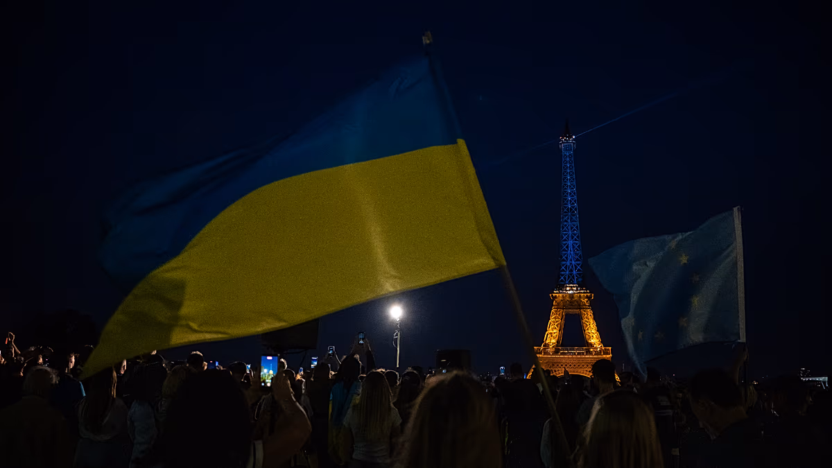 Wahrzeichen von London und Paris werden zum Unabhängigkeitstag der Ukraine beleuchtet Das britische Parlament und der Eiffelturm werden in Blau und Gelb beleuchtet, während London und Paris den 35. Unabhängigkeitstag der Ukraine mit Wahrzeichenbeleuchtungen begehen. 25.08.2026
