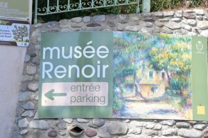 Zerschlagen und schnappen: Diebe stehlen Werke im Wert von 9 Millionen Euro aus dem Renoir-Museum in Frankreich