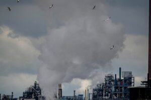 Der deutsche Chemieriese BASF erhöht seine Gewinnprognose nach Preiserhöhungen im Iran-Krieg