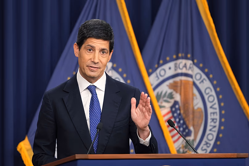 DATEI. Kevin Warsh, Vorsitzender des Federal Reserve Board, spricht während einer Pressekonferenz am 16. September 2026 in Washington