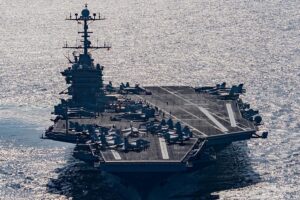Die USA entsenden in der größten Aufrüstung seit 2003 eine dritte Flugzeugträger-Kampfgruppe in den Nahen Osten