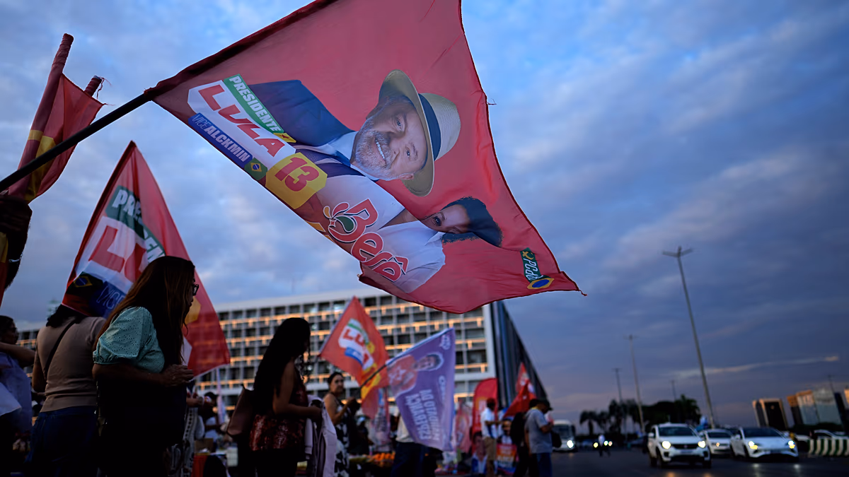 Die USA stellen ihre konsularischen Dienste in Brasilien ein, während Lula und Bolsonaro um die Wahl kämpfen