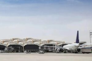 Die Vereinigten Arabischen Emirate fordern eine stärkere Golfverteidigung, da ihre Verbündeten Saudi-Arabien nach den Angriffen auf den Flughafen Riad unterstützen