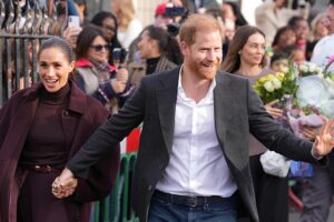 Prinz Harry und Meghan haben ihren ersten gemeinsamen öffentlichen Auftritt seit der überraschenden Rückkehr Großbritanniens