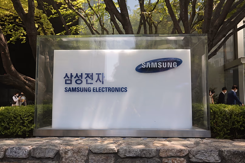 DATEI. Logo der Samsung Electronics Co. in ihrem Büro in Seoul, Südkorea, 2020