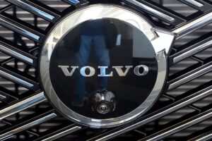 Volvo Cars kündigt den Abbau von 2.500 Stellen an, da das Unternehmen einen Quartalsverlust verzeichnet