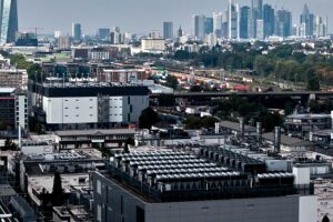 Wo in Europa wächst die Zahl der Neueinstellungen im Rechenzentrum am schnellsten – und warum werden diese Jobs besser bezahlt?