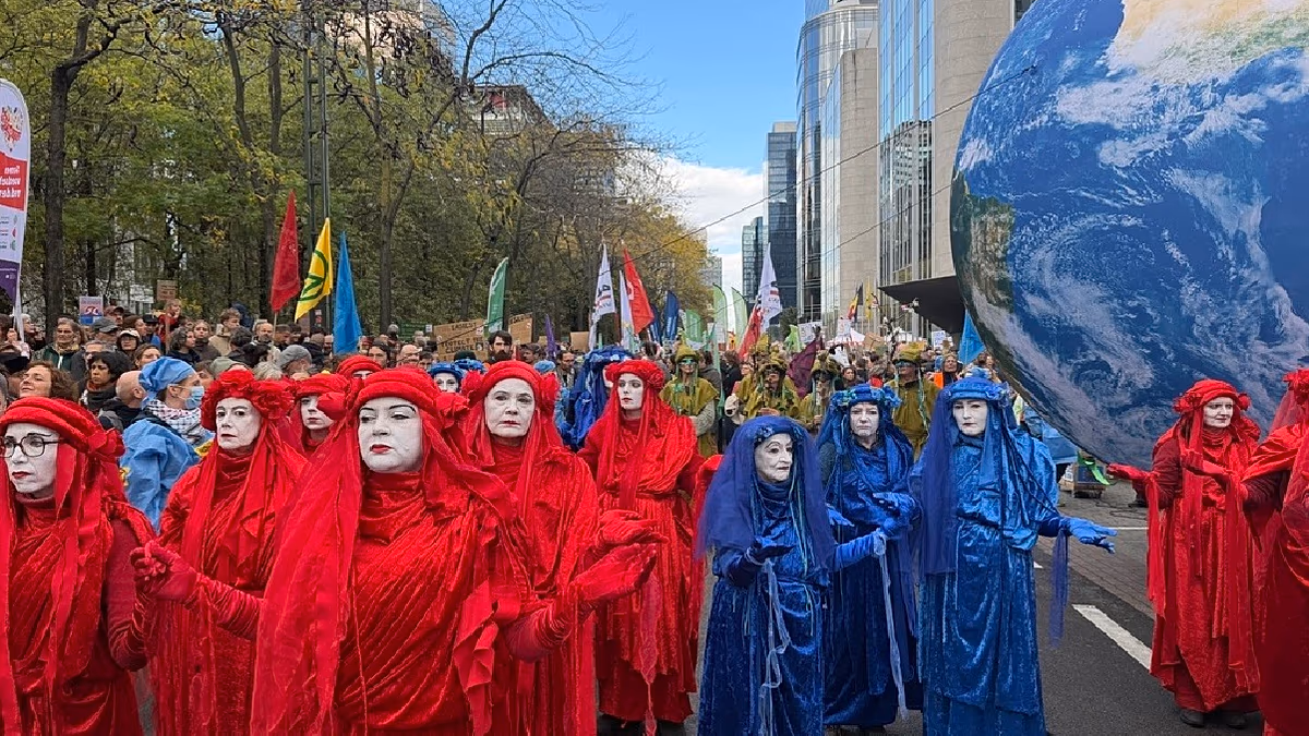 Zehntausende fordern bei Demonstration in Brüssel Klimaschutzmaßnahmen der EU